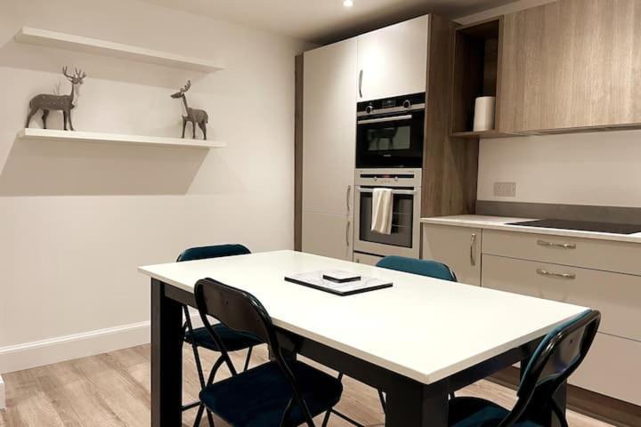 Lovely 3 Bedroom Apartment With Private Garden In Edinburgh City Centre Exteriér fotografie