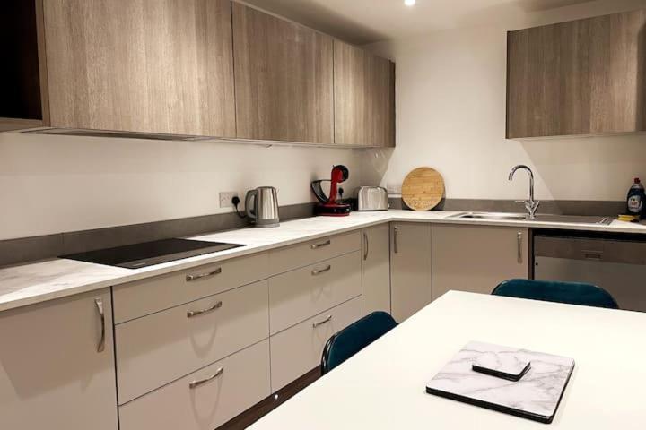 Lovely 3 Bedroom Apartment With Private Garden In Edinburgh City Centre Exteriér fotografie