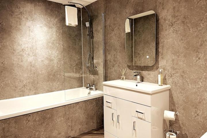 Lovely 3 Bedroom Apartment With Private Garden In Edinburgh City Centre Exteriér fotografie